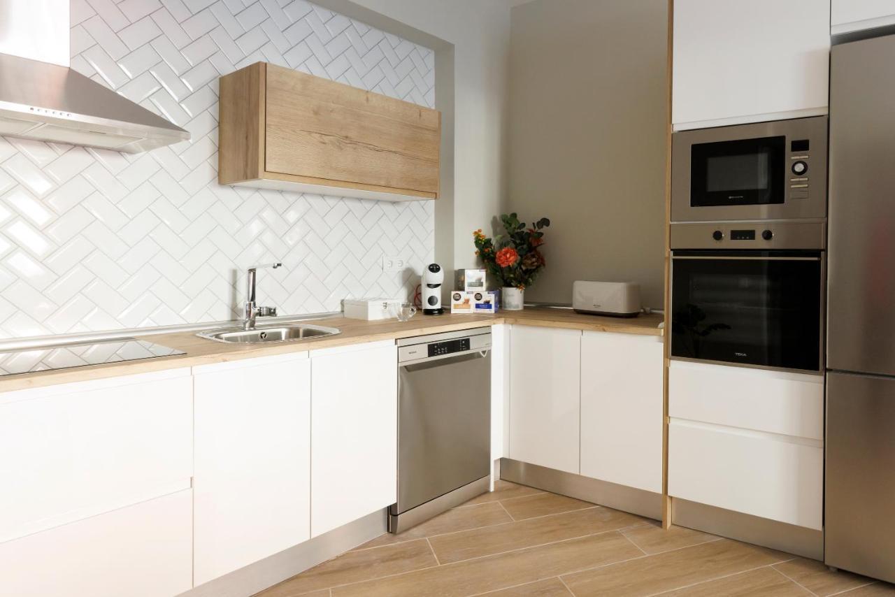 Appartamento Apartamento Deluxe El Avion Alcalá de Henares Esterno foto