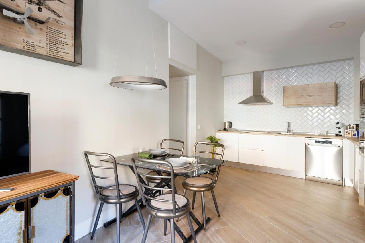 Appartamento Apartamento Deluxe El Avion Alcalá de Henares Esterno foto