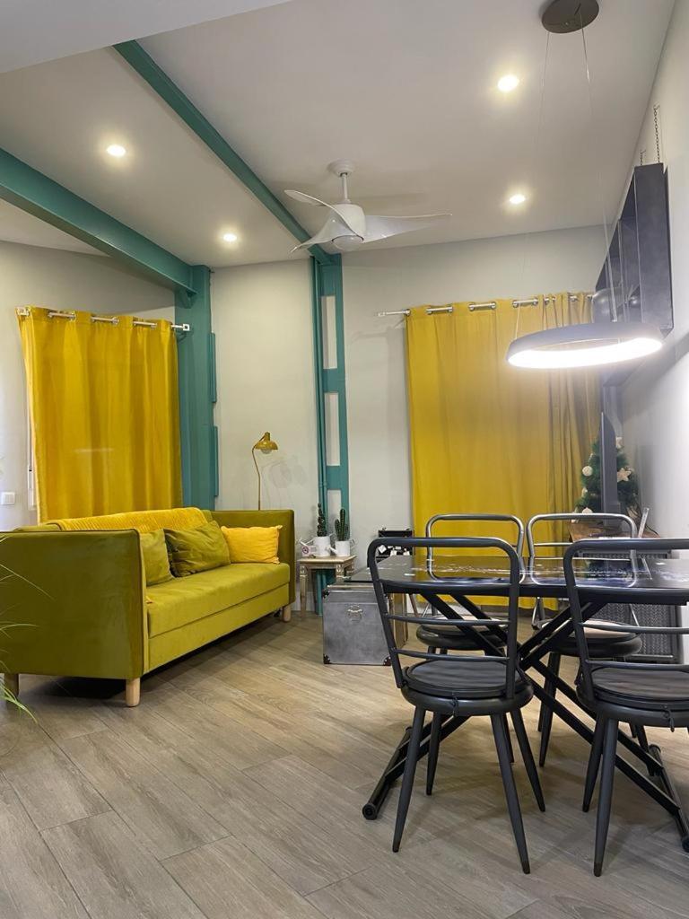 Appartamento Apartamento Deluxe El Avion Alcalá de Henares Esterno foto