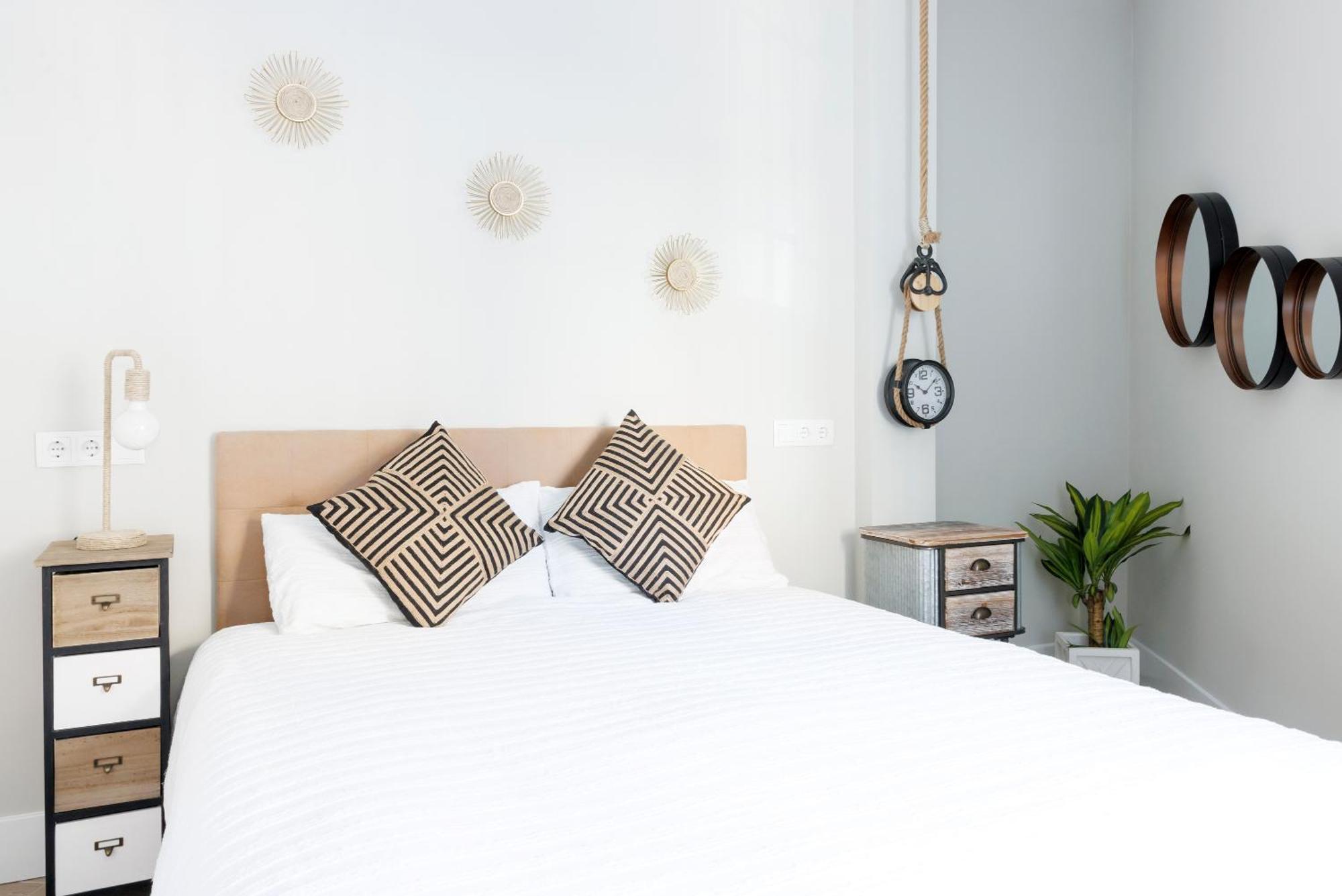 Appartamento Apartamento Deluxe El Avion Alcalá de Henares Esterno foto